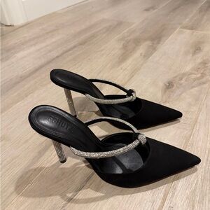 SCHUTZ Pearl Pin Heel in Black